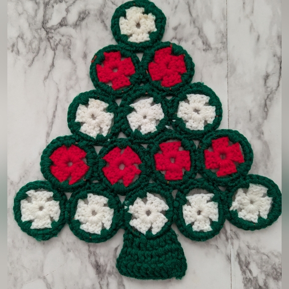 Crocheted Christmas Trees Vintage Christmas Handmade Holiday Red and Green - Picture 5 of 9
